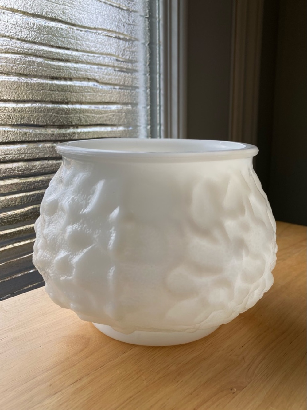 Vintage E.O. Brody Textured Milk Glass Planter / Vase 4 1/4” tall X 5 1/4” wide